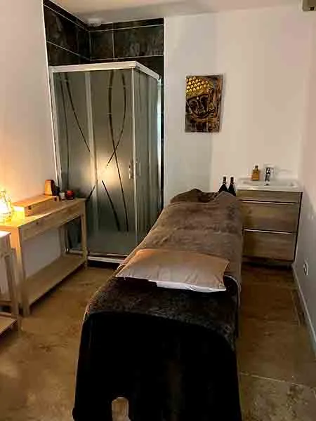 La salle de massage de l’institut Esprit Zen
